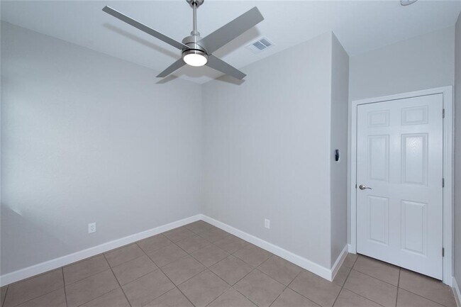 Building Photo - 141 Kype Cove