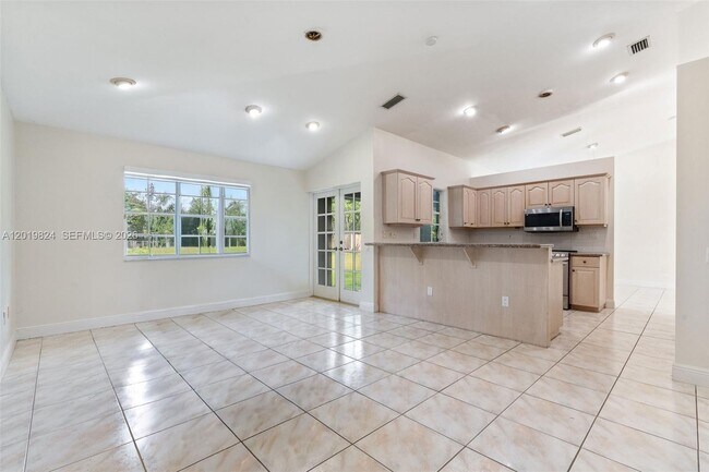 Building Photo - 16035 SW 173rd Ave