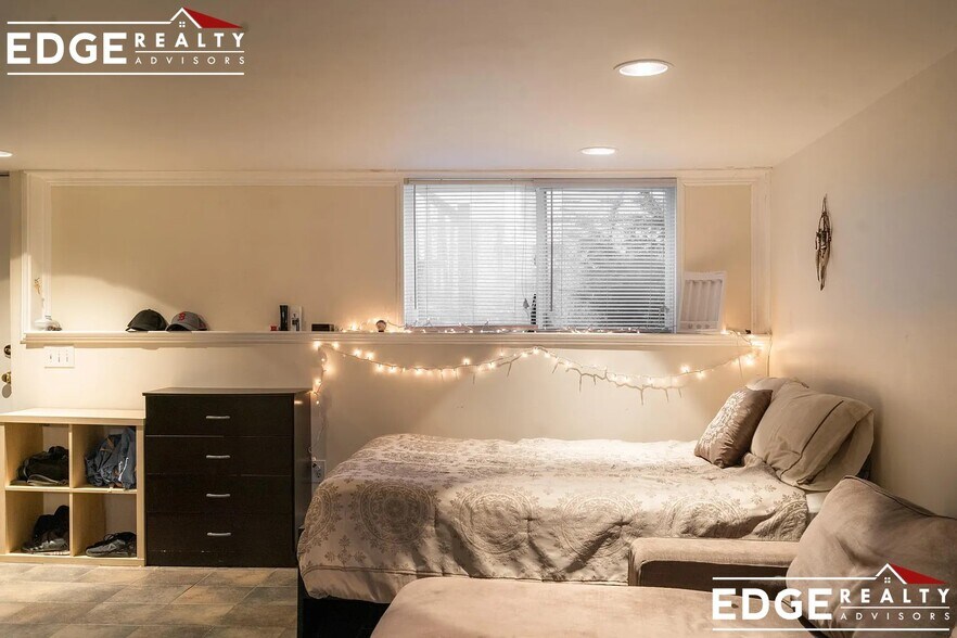 Building Photo - 2 Hingham St