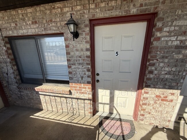 Building Photo - 2511 W 27th St