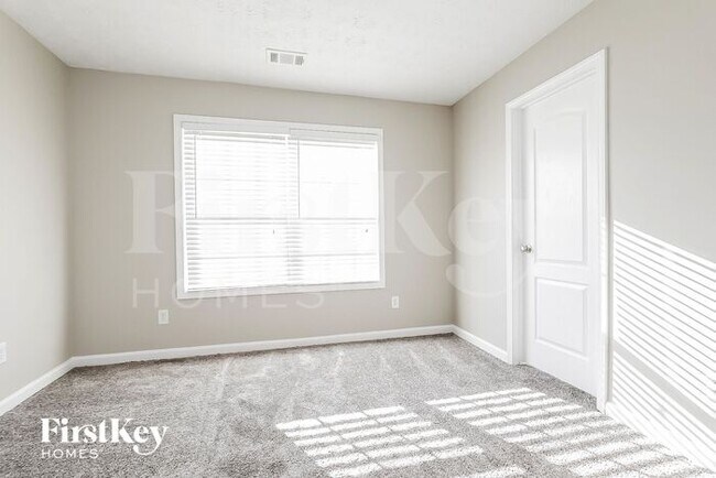 Building Photo - 245 Shadowbrooke Cir SW