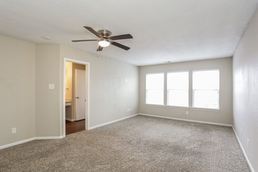 Building Photo - 1170 Freemont Ln