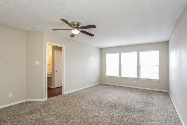 Building Photo - 1170 Freemont Ln