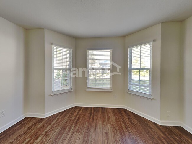 Building Photo - 626 Mable Dr