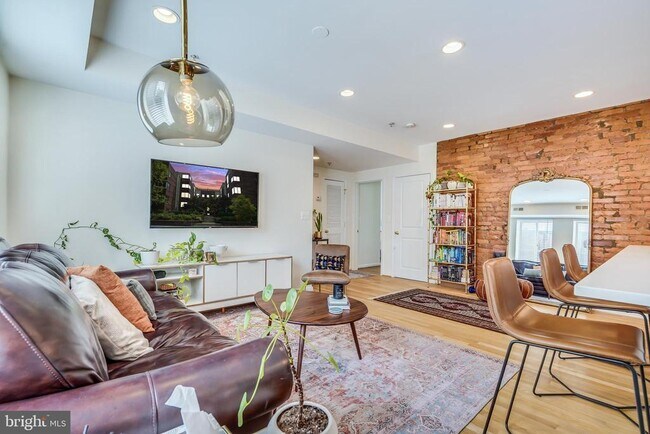 Building Photo - 5405 9th St NW