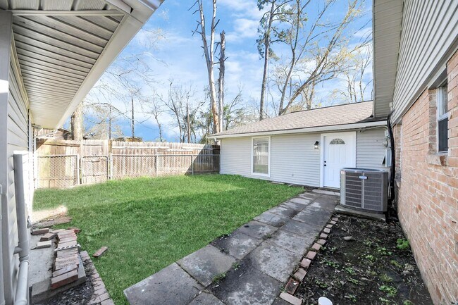 Building Photo - 5103 Karu Dr