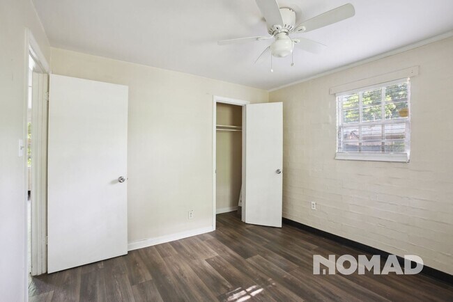 Building Photo - Charming 2BR Duplex in East Point
