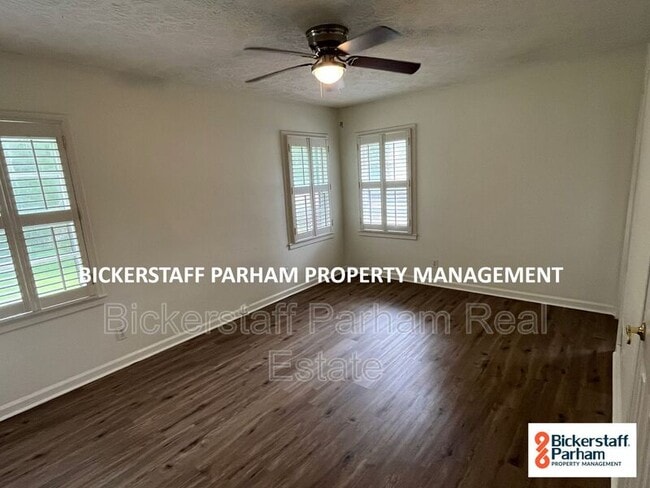 Building Photo - 3260 Junaluska Dr