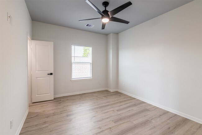 Building Photo - 9606 Champion Heavens Dr