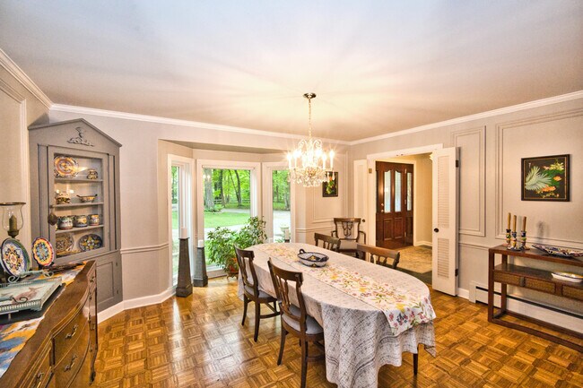 Building Photo - 565 Juneberry Rd