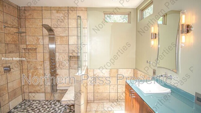 Building Photo - 612 Willow Glen Dr