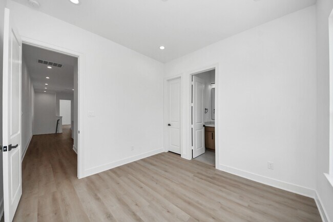 Building Photo - 4607 Gunter St