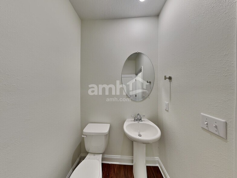 Building Photo - 68 Davila Ct