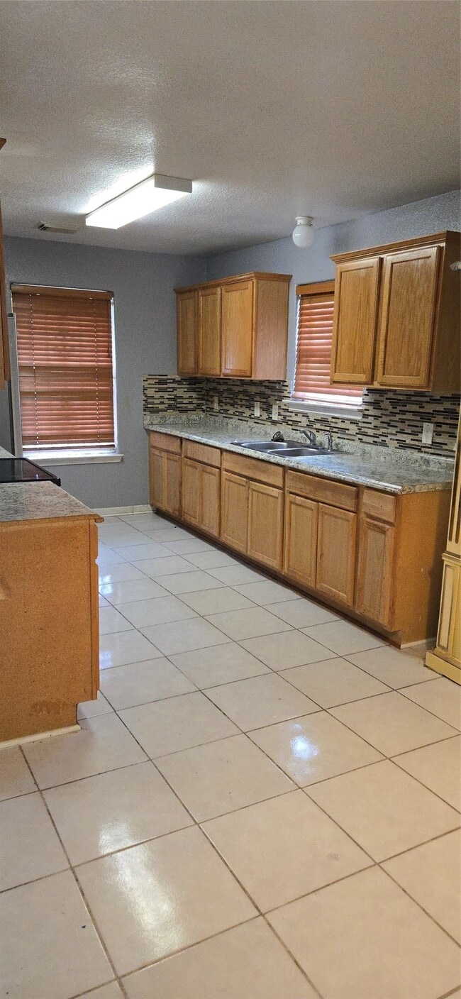 Building Photo - 11807 Greenmesa Dr