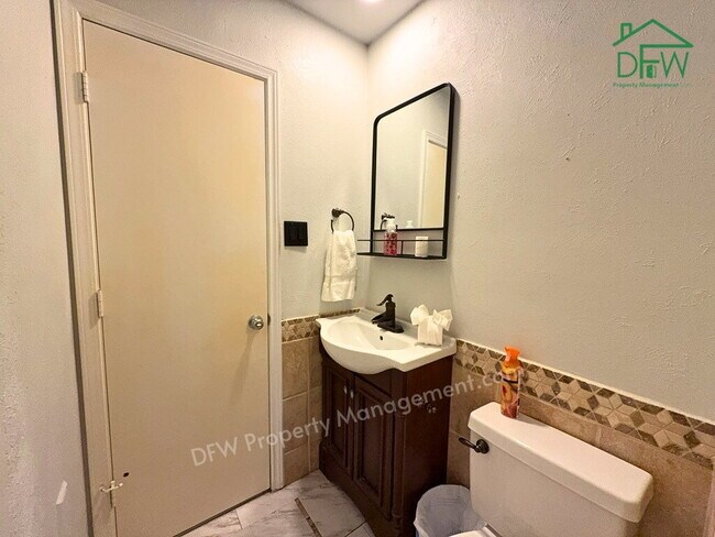 Building Photo - 4 Bed / 2.5 Bath on a Cul-de-Sac - 2-Car Garage & Spacious Fenced Backyard