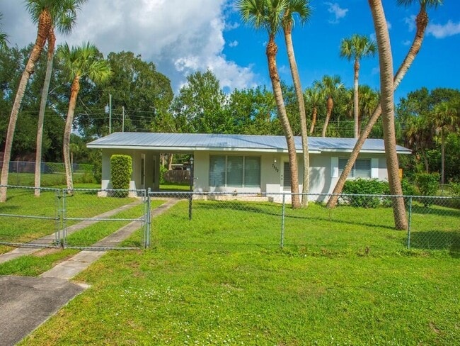 Building Photo - 7502 Pacific Ave