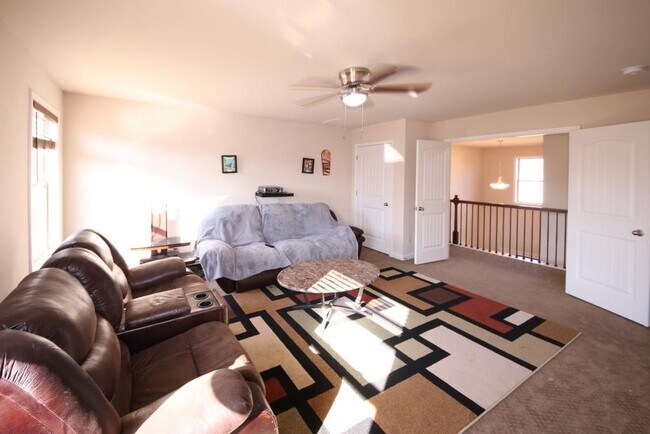 Building Photo - 3415 Pointe Vecchio Cir