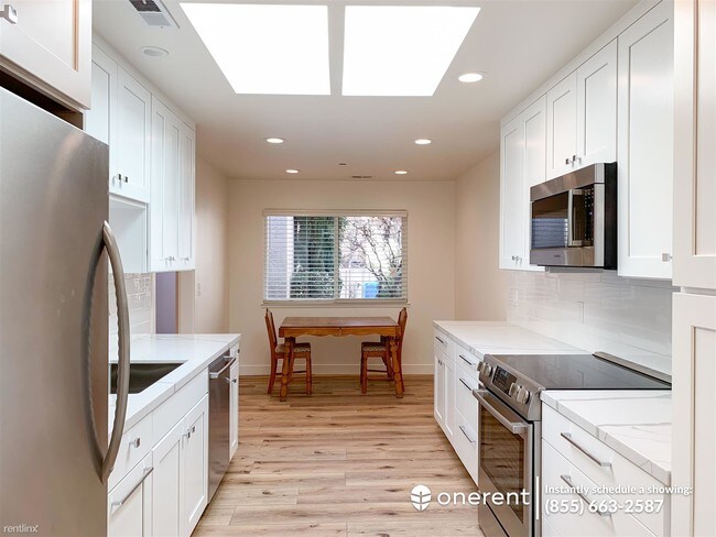 Building Photo - 3 br, 2 bath Condo - 2490 Golf Links Cir -