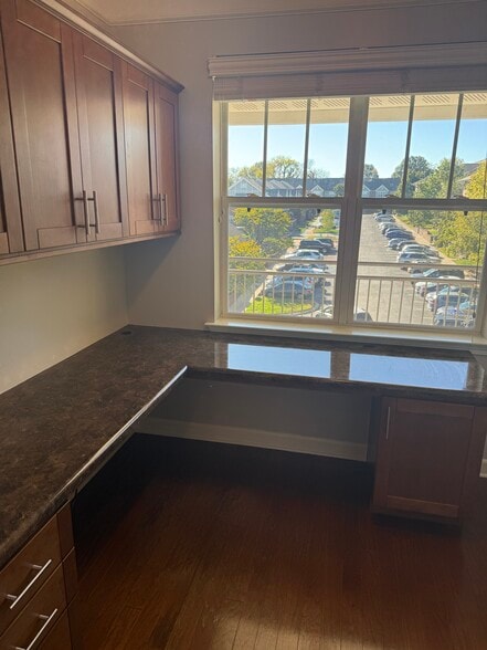 Building Photo - 2310 Elliott Ave