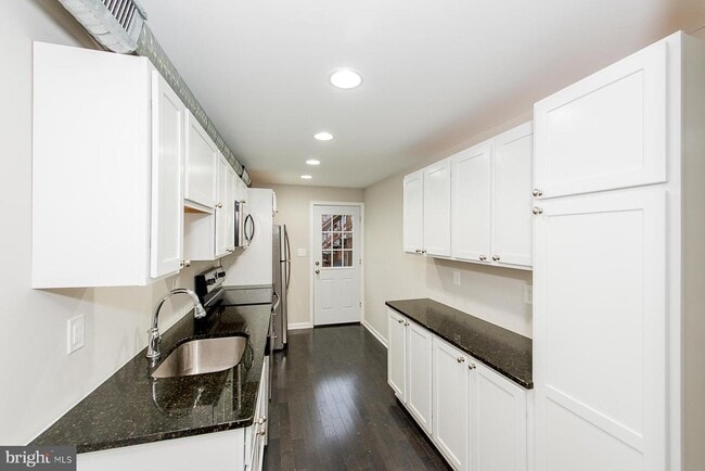 Building Photo - 1036 Patapsco St