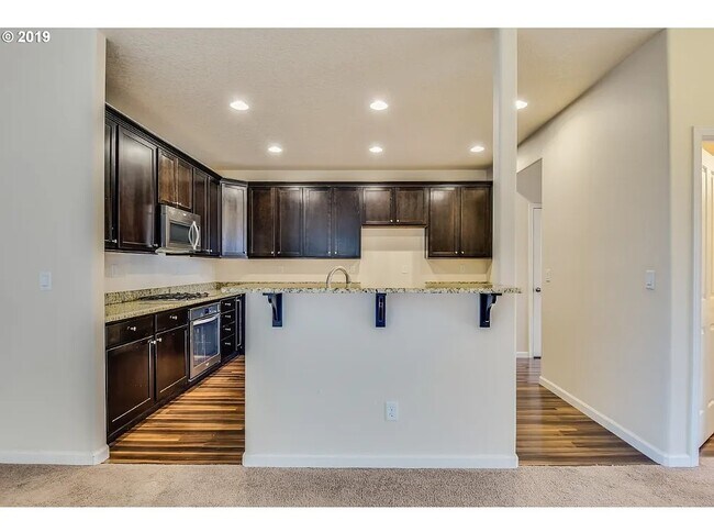 Building Photo - 5113 SE Lone Oak St
