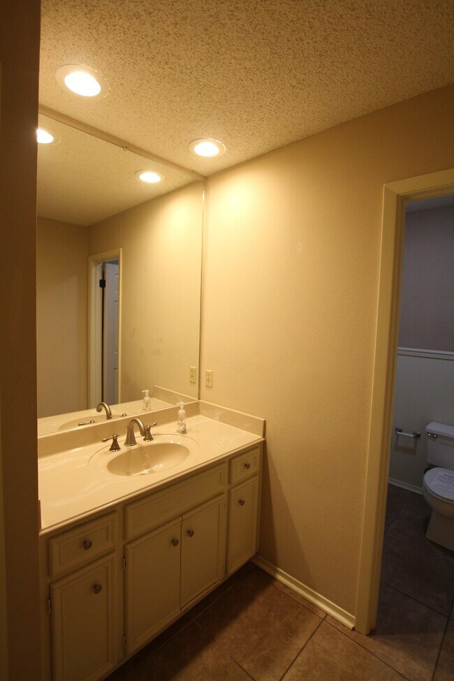 Building Photo - Coming Soon! 3-bedroom, 2-bathroom gem!
