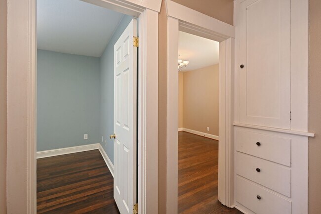 Building Photo - 758 N 66th St