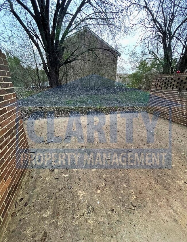 Building Photo - Excellent CLEVELAND NW location!