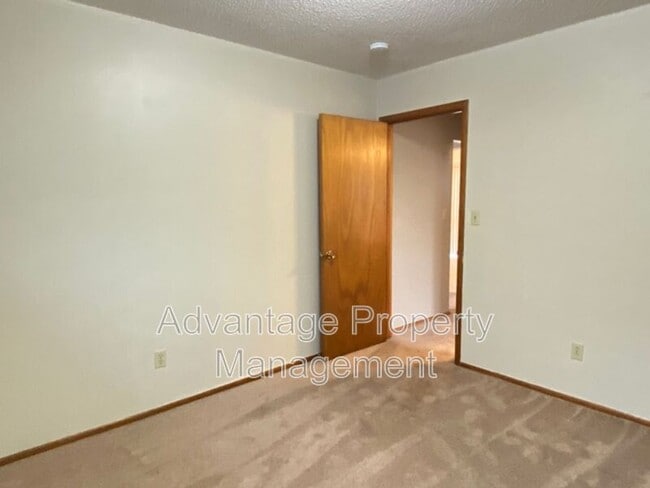 Building Photo - 407 Kees St
