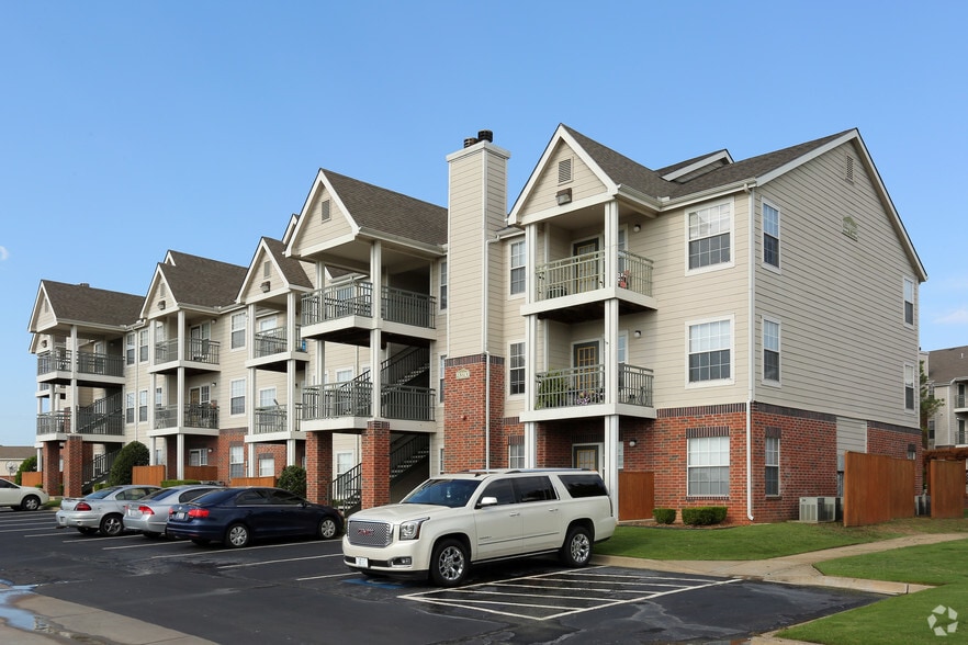 Pinehurst Apartment Homes 9260 Freedom Rd Sapulpa OK 74066