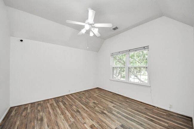 Building Photo - 20510 Pioneer Bend Ct