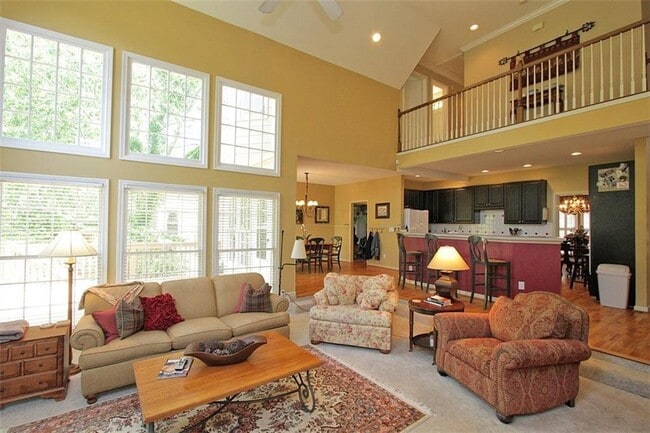 Building Photo - 10930 Donamere Dr