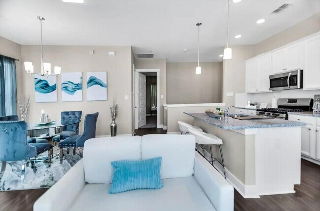 Building Photo - 703 Strawberry Pines Ct