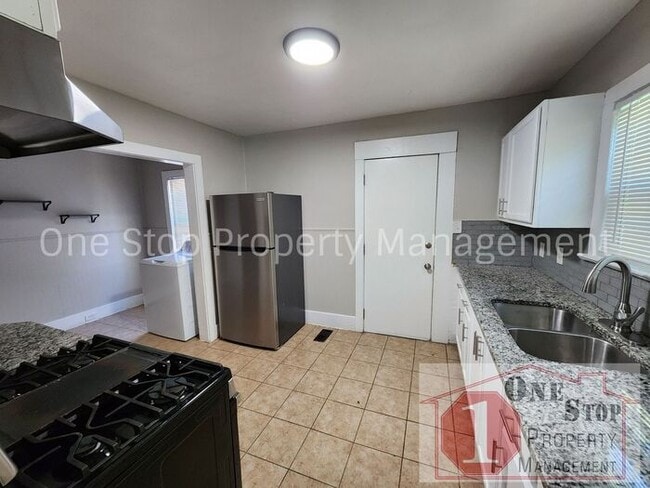Building Photo - Beautiful 3 Bedroom 1 Bathroom in Kansas City