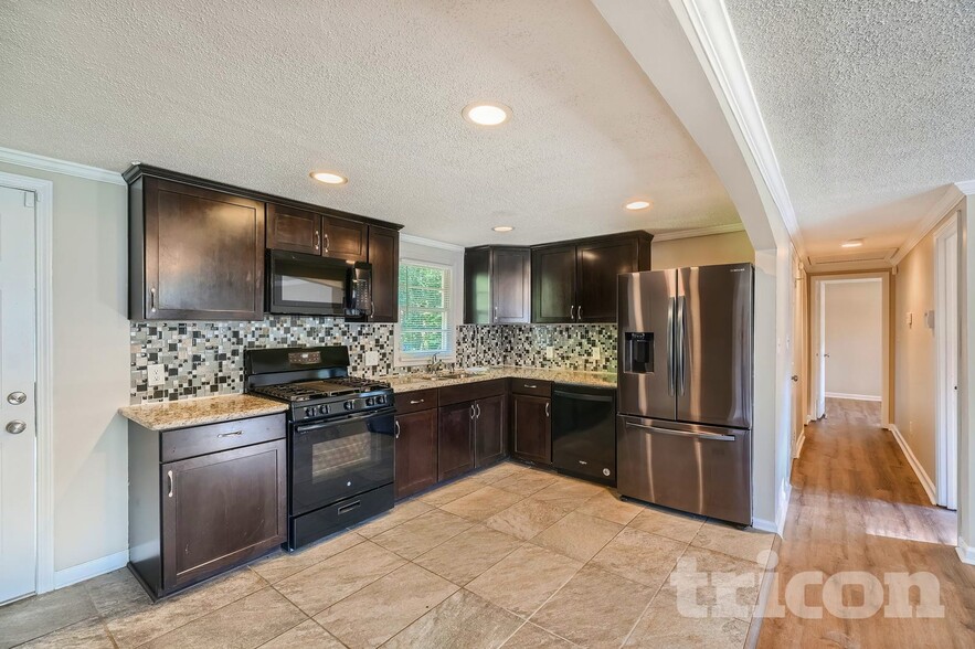 Building Photo - 6905 Camp Valley Rd