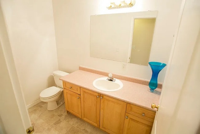 Building Photo - 3 Bedroom 2.5 bath Cordata/Meridian Area