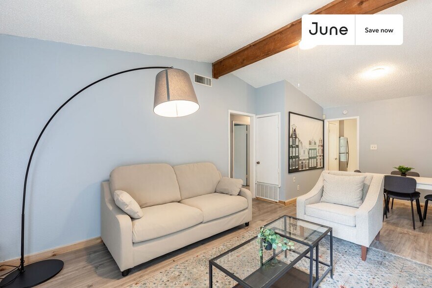 Primary Photo - 5402 Brompton Cir