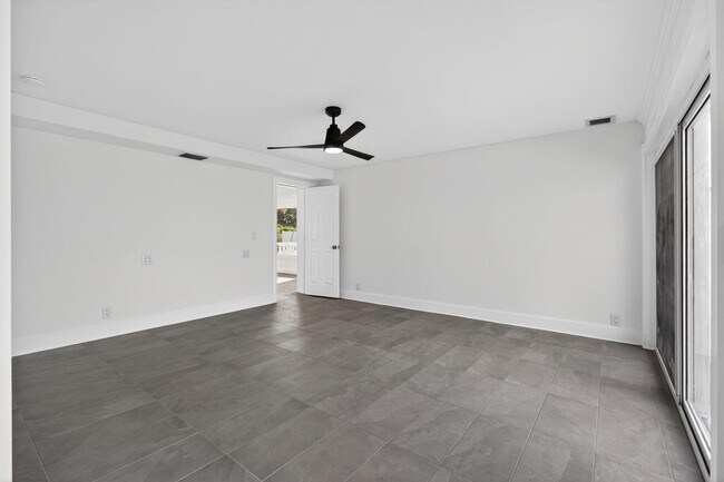 Building Photo - 624 Southwind Cir