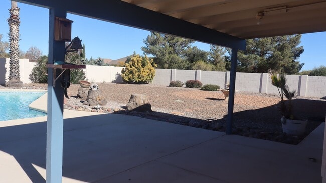 Building Photo - In ground Pool