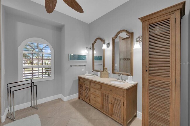 Building Photo - 2436 Deborah Dr