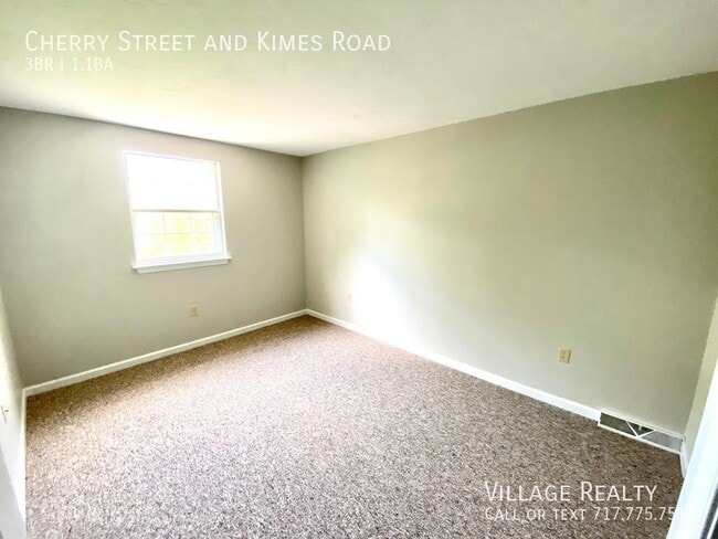 Building Photo - 225 Cherry St