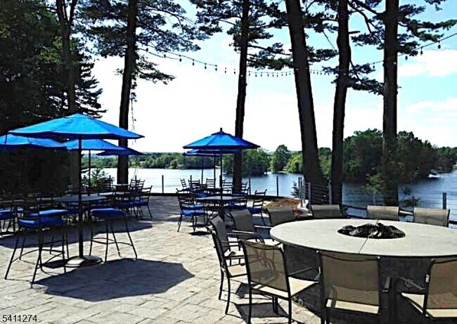 Building Photo - 306 Wagon Wheel Rd