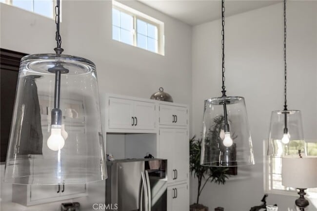 Building Photo - 1720 Vista Del Lago