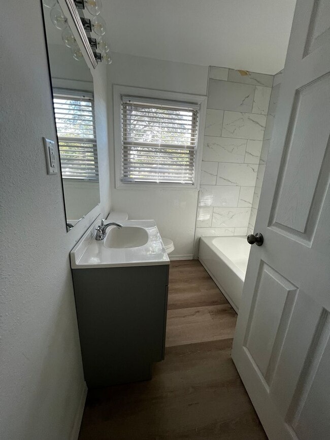 Building Photo - Newly remodeled 4 bedroom 2 bathroom house