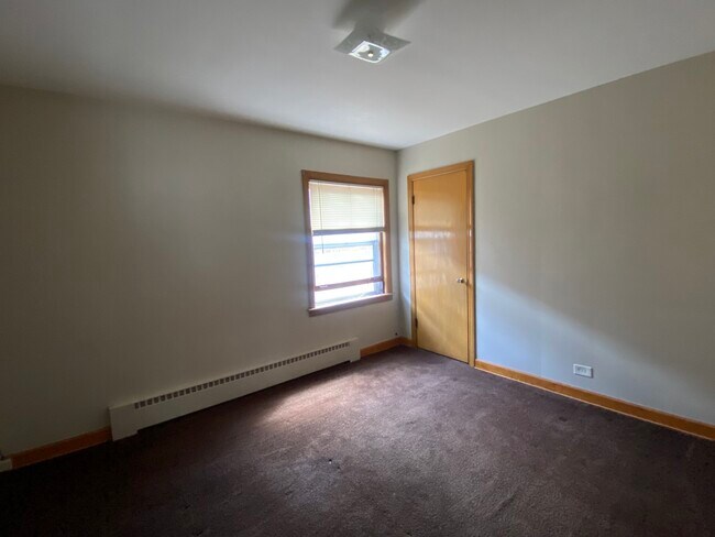 Building Photo - 6123 N Meade Ave