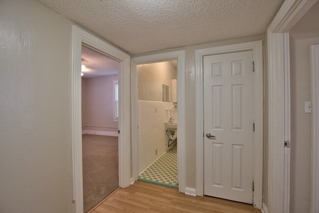 Building Photo - 2bd/2ba in MIDTOWN