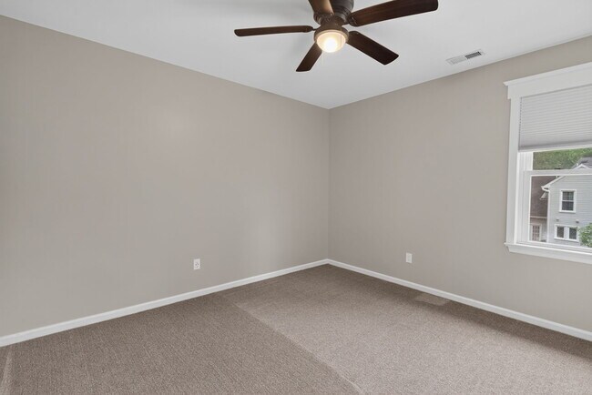 Building Photo - 898 Gunston Ct
