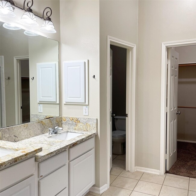 Building Photo - 2606 Sun Flare Ln