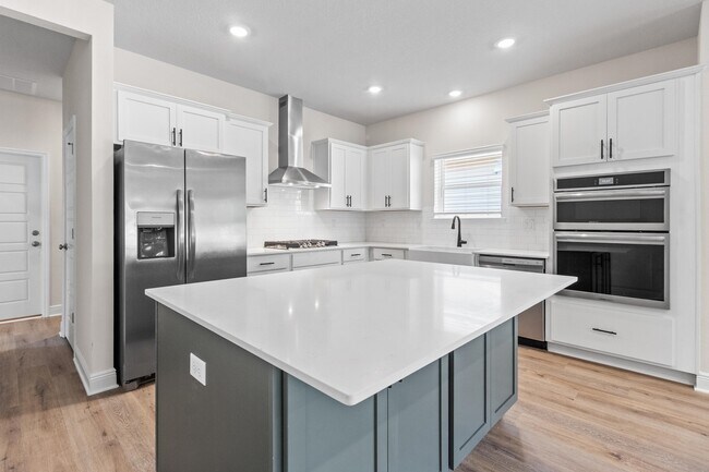 Building Photo - 515 Bienville Pl