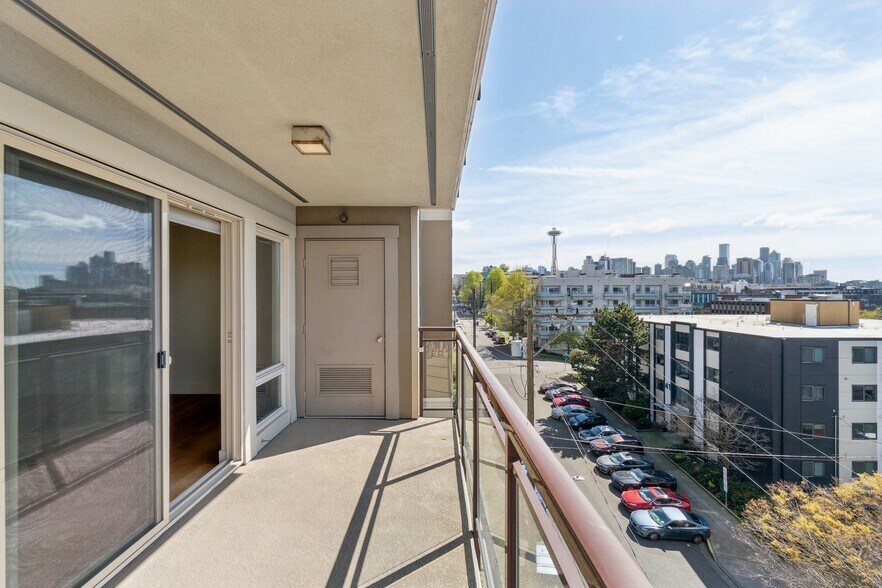 Building Photo - 500 5th Avenue West